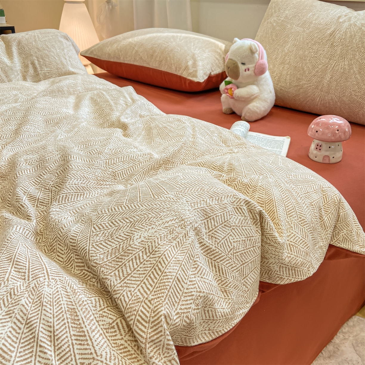 91家纺网 家纺一手货源 找家纺 灰鲸 2025新款A类全棉磨毛四件套 南昭-咖