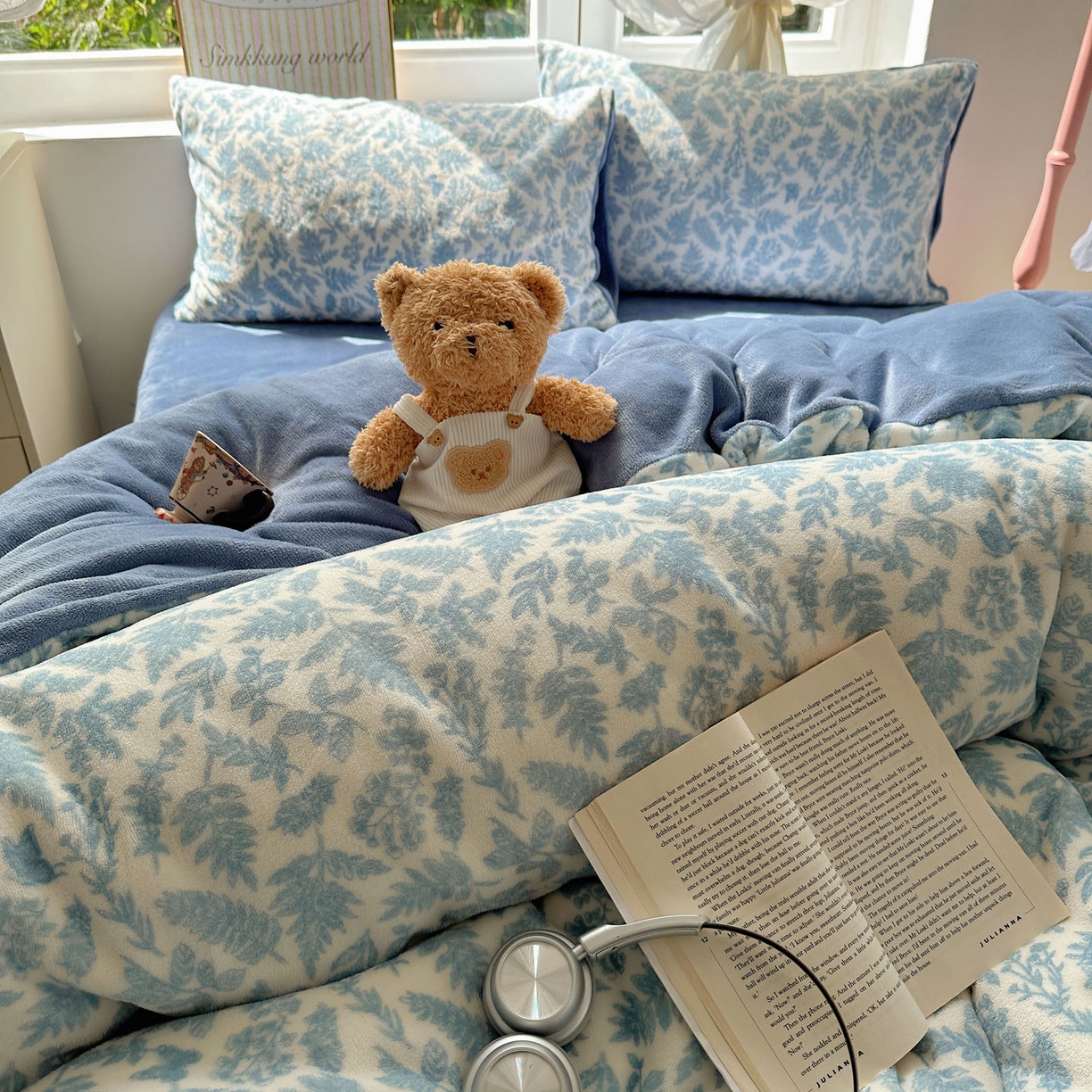 91家纺网 家纺一手货源 找家纺 优选良品 2025新款小清新加厚高克重牛奶绒四件套直播热款电商热款叶子青青