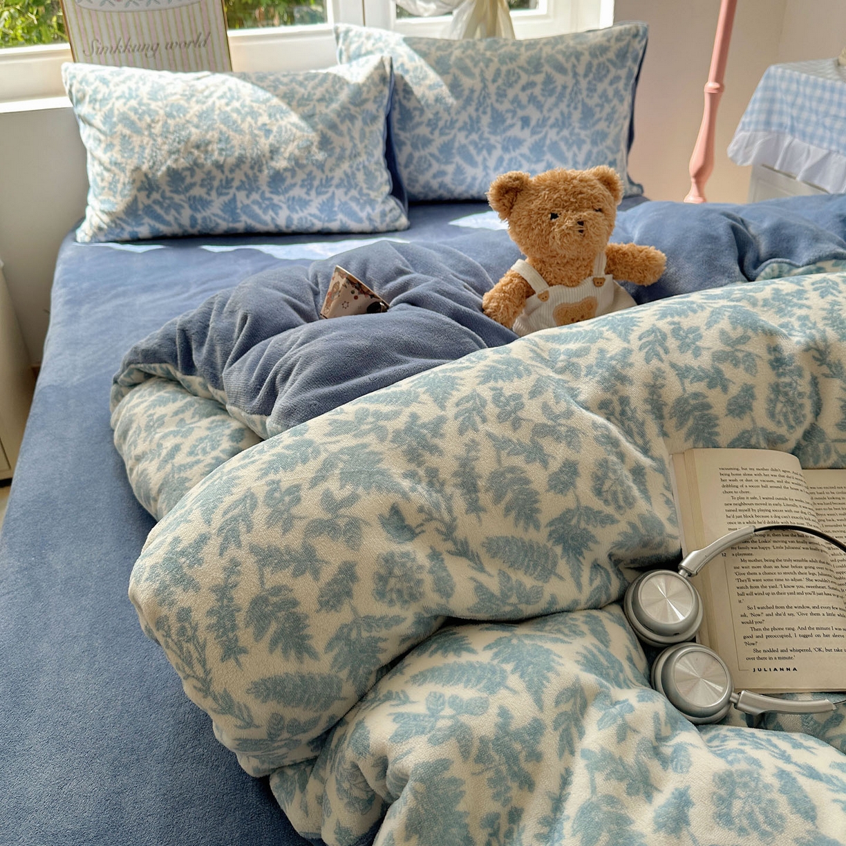 91家纺网 家纺一手货源 找家纺 优选良品 2025新款小清新加厚高克重牛奶绒四件套直播热款电商热款叶子青青