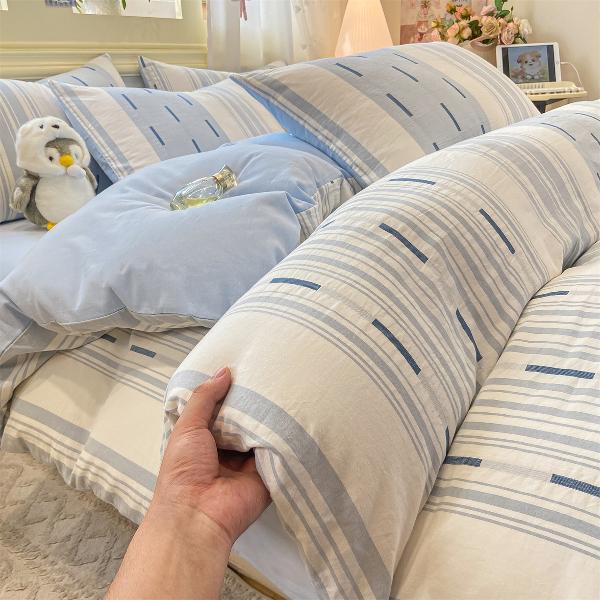 91家纺网 家纺一手货源 找家纺 灰鲸 2025新款A类全棉磨毛四件套 速律-蓝