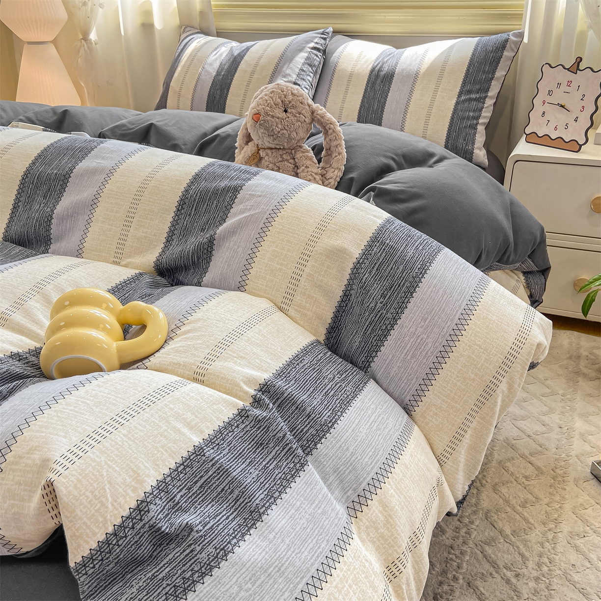 91家纺网 家纺一手货源 找家纺 灰鲸 2025新款A类全棉磨毛四件套 格律-灰