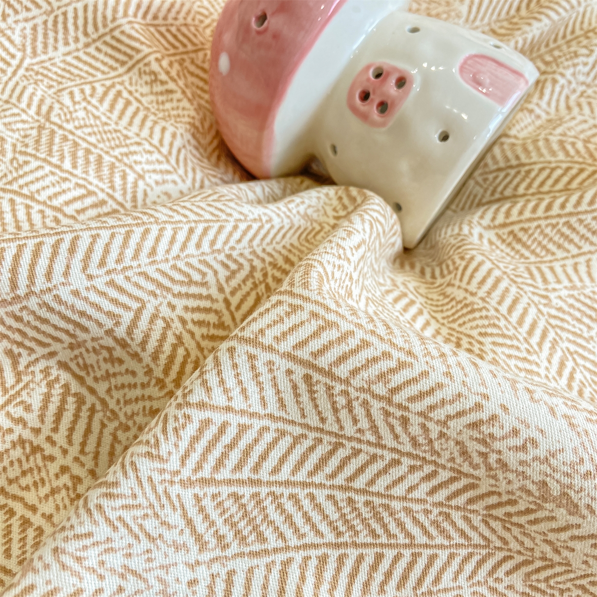 91家纺网 家纺一手货源 找家纺 灰鲸 2025新款A类全棉磨毛四件套 南昭-咖