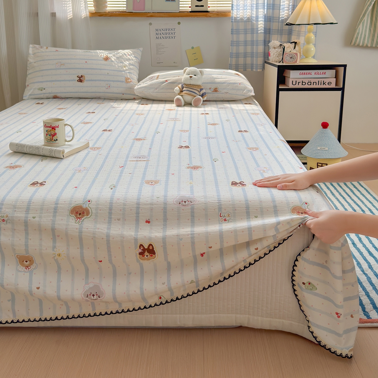 91家纺网 家纺一手货源 找家纺 沐芷 2025 秋冬加厚床单高克重双层纱黑色小花边被单床单三件套 条纹乐园