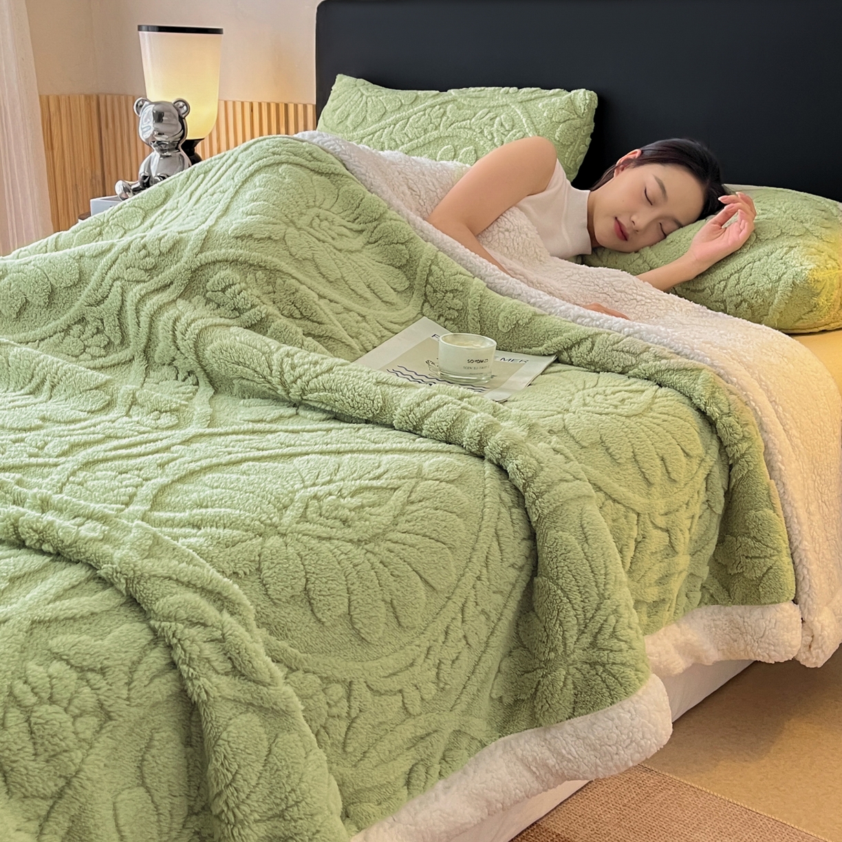 91家纺网 家纺一手货源 找家纺 （总）莱家富 2026新款双层提花塔芙绒绒羊羔绒毛毯-繁花系列双层毯（可供跨境压缩）