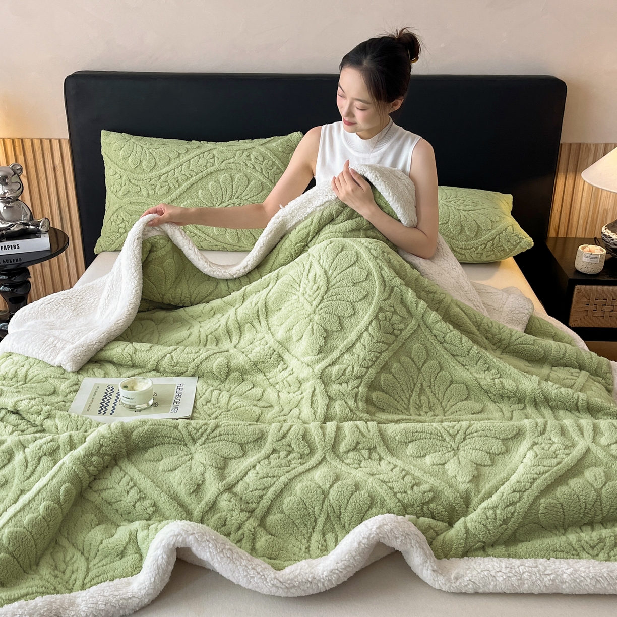 91家纺网 家纺一手货源 找家纺 （总）莱家富 2026新款双层提花塔芙绒绒羊羔绒毛毯-繁花系列双层毯（可供跨境压缩）