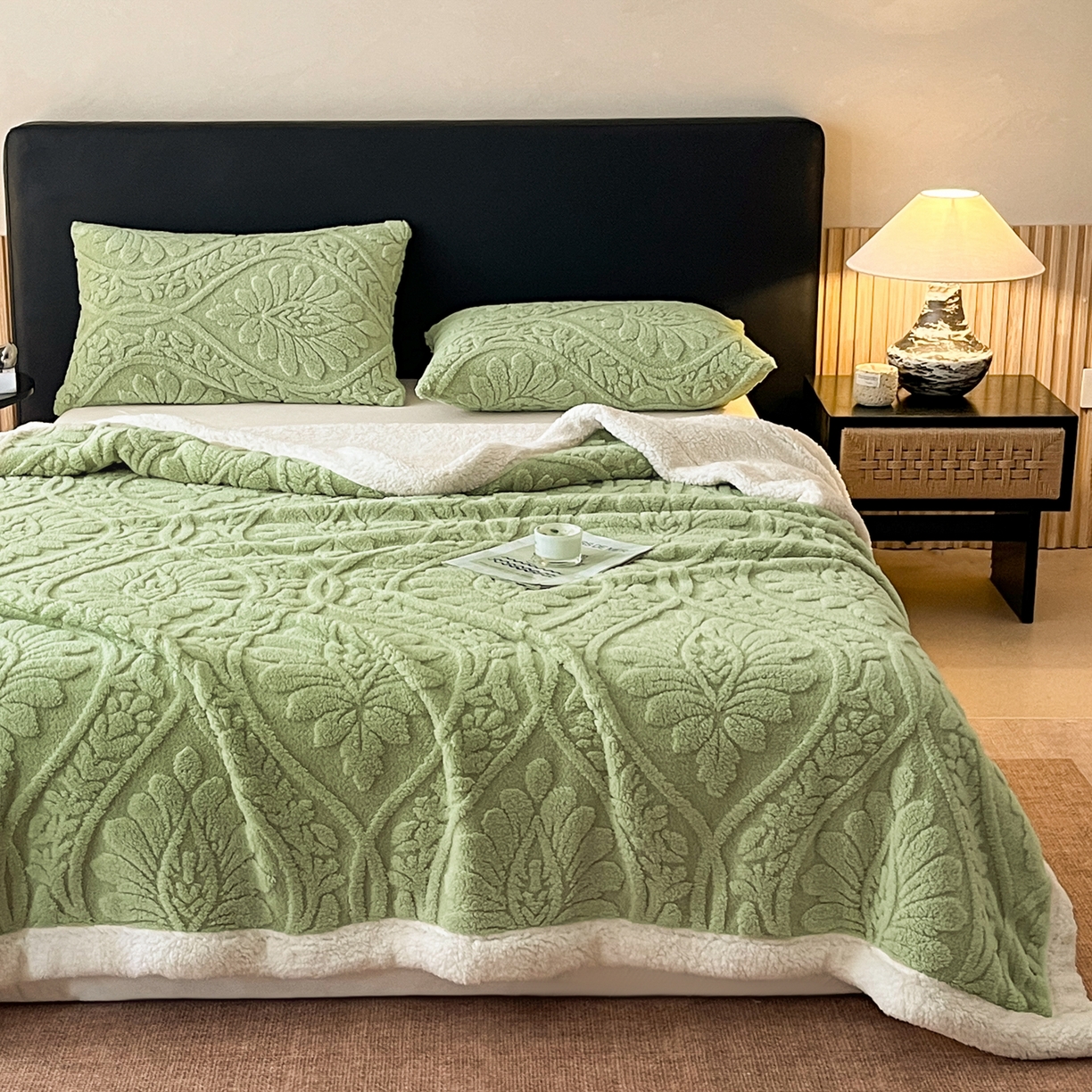 91家纺网 家纺一手货源 找家纺 （总）莱家富 2026新款双层提花塔芙绒绒羊羔绒毛毯-繁花系列双层毯（可供跨境压缩）