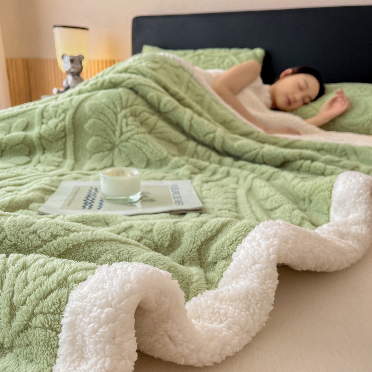 91家纺网 家纺一手货源 找家纺 莱家富 2026新款双层提花塔芙绒绒羊羔绒毛毯-繁花系列双层毯（可供跨境压缩） 繁花-复古绿