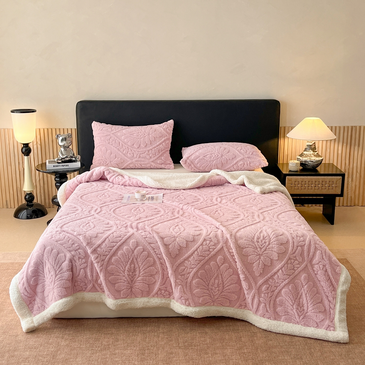 91家纺网 家纺一手货源 找家纺 莱家富 2026新款双层提花塔芙绒绒羊羔绒毛毯-繁花系列双层毯（可供跨境压缩） 繁花-公主粉