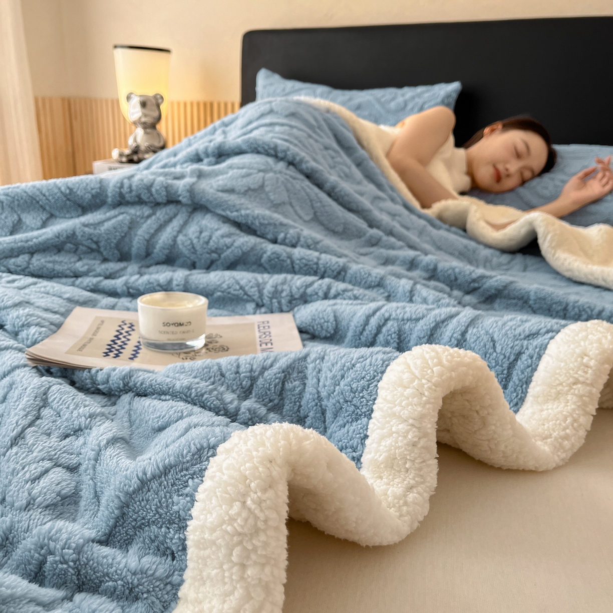 91家纺网 家纺一手货源 找家纺 莱家富 2026新款双层提花塔芙绒绒羊羔绒毛毯-繁花系列双层毯（可供跨境压缩） 繁花-午夜蓝