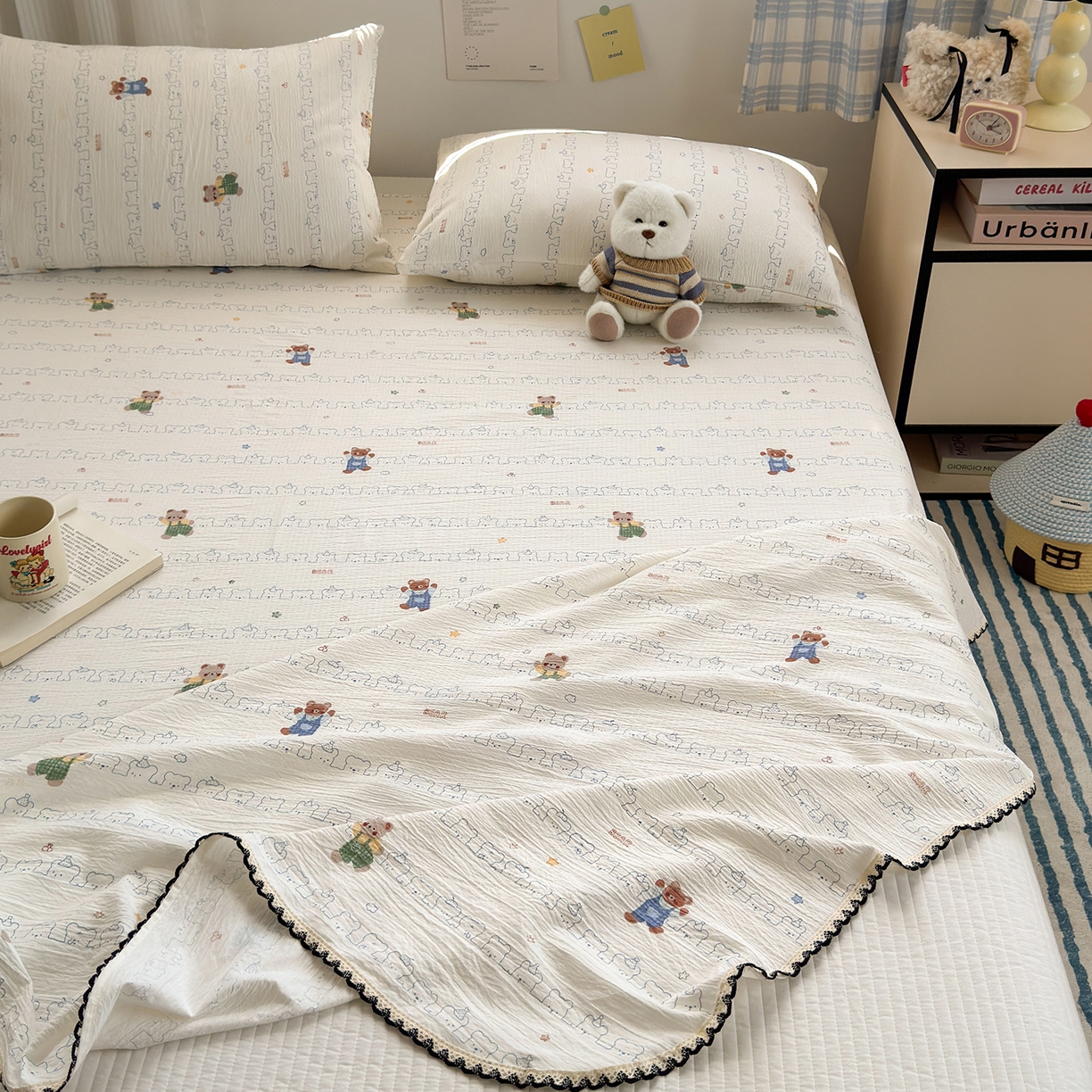 91家纺网 家纺一手货源 找家纺 沐芷 2025 秋冬加厚床单高克重双层纱黑色小花边被单床单三件套 童趣熊影