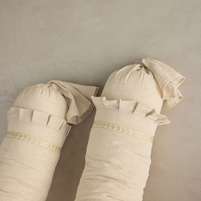 91家纺网 家纺一手货源 找家纺 （总）昕科 2025新款亚麻糖果长抱枕-多功能睡觉长抱枕头沙发靠枕芯亚麻可拆洗长抱枕糖果枕