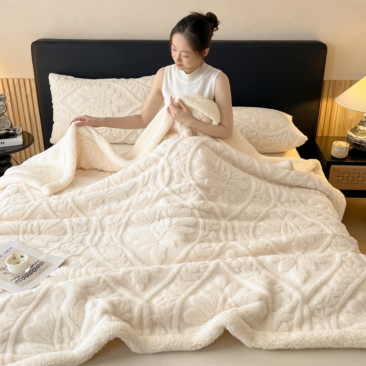 91家纺网 家纺一手货源 找家纺 莱家富 2026新款双层提花塔芙绒绒羊羔绒毛毯-繁花系列双层毯（可供跨境压缩） 繁花-象牙白