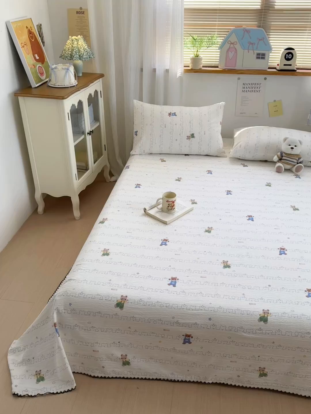 91家纺网 家纺一手货源 找家纺 沐芷 2025 秋冬加厚床单高克重双层纱黑色小花边被单床单三件套 童趣熊影