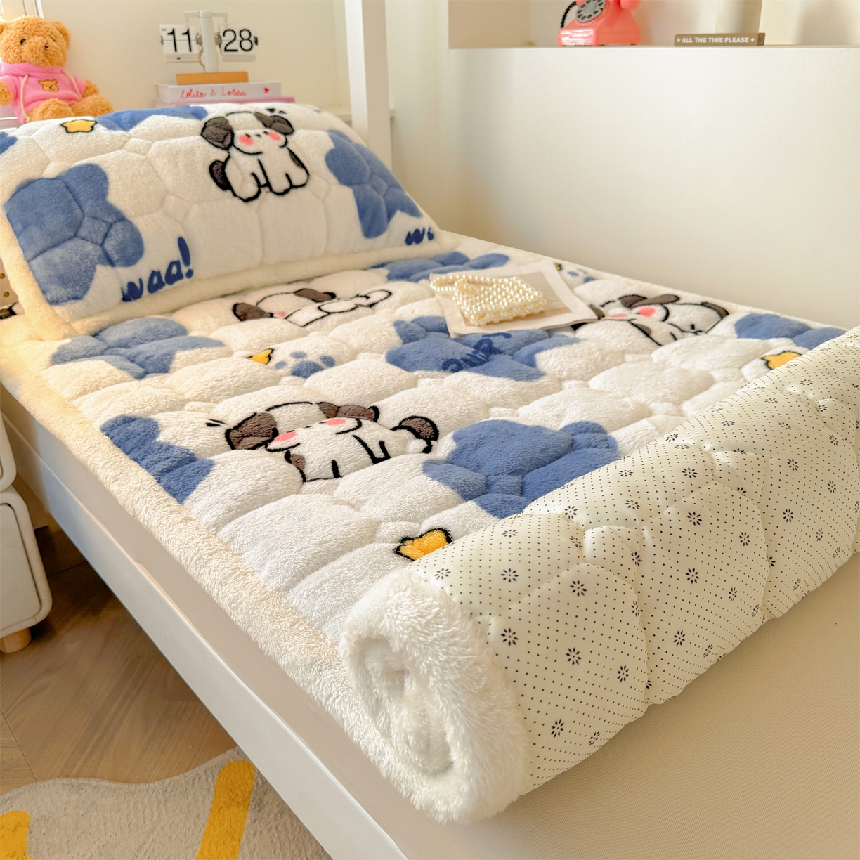 91家纺网 家纺一手货源 找家纺 雯豆家纺 2025新款泰迪绒学生宿舍床褥床垫床护垫 泰迪绒床褥-顽皮狗-兰