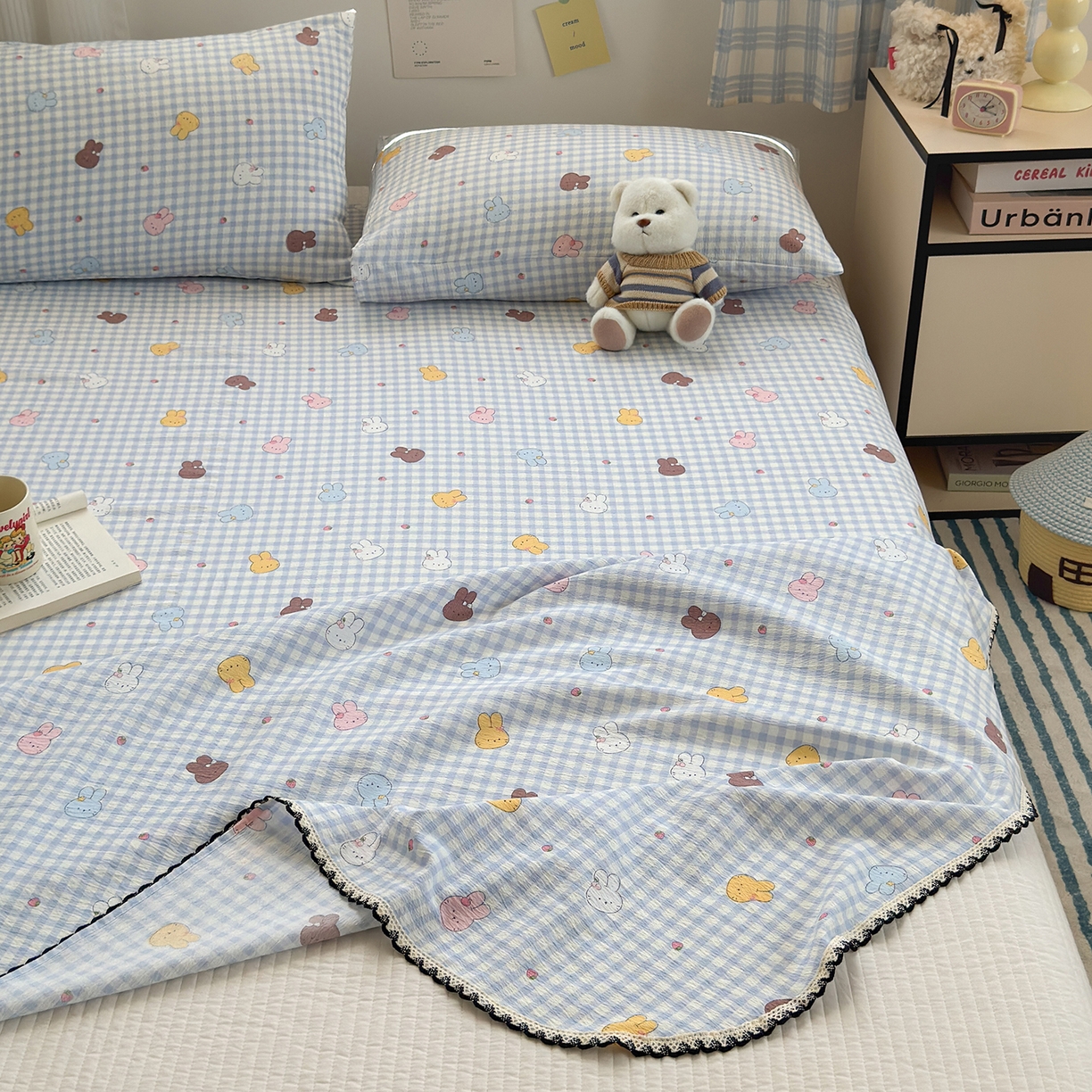 91家纺网 家纺一手货源 找家纺 沐芷 2025 秋冬加厚床单高克重双层纱黑色小花边被单床单三件套 兔莓小格