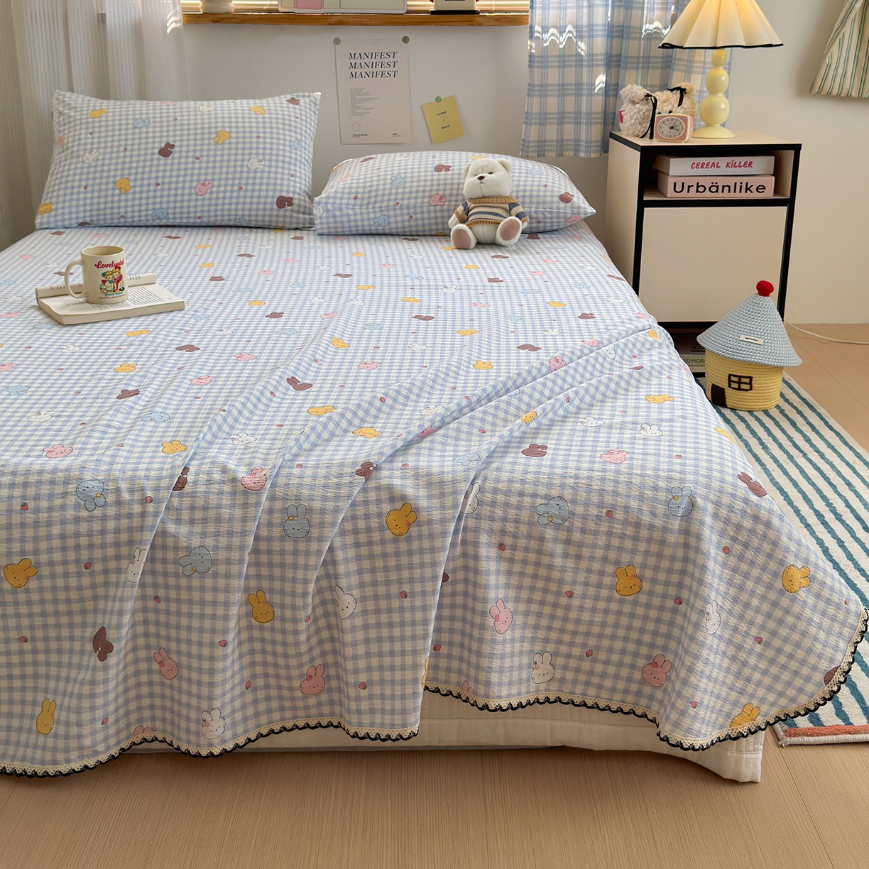 91家纺网 家纺一手货源 找家纺 沐芷 2025 秋冬加厚床单高克重双层纱黑色小花边被单床单三件套 兔莓小格