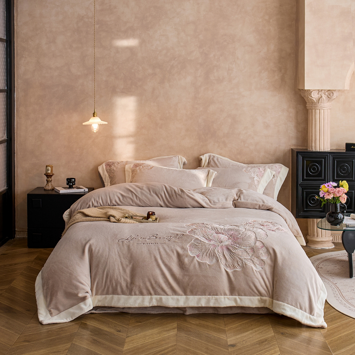 蓝梦 2025新款270克全消光牛奶绒系列四件套-罗浮花影 新米色