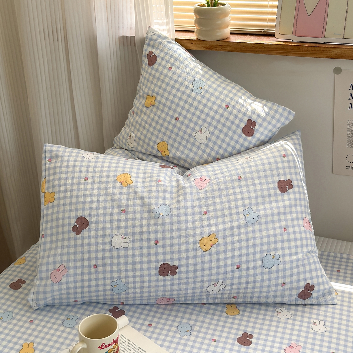 91家纺网 家纺一手货源 找家纺 沐芷 2025 秋冬加厚床单高克重双层纱黑色小花边被单床单三件套 兔莓小格