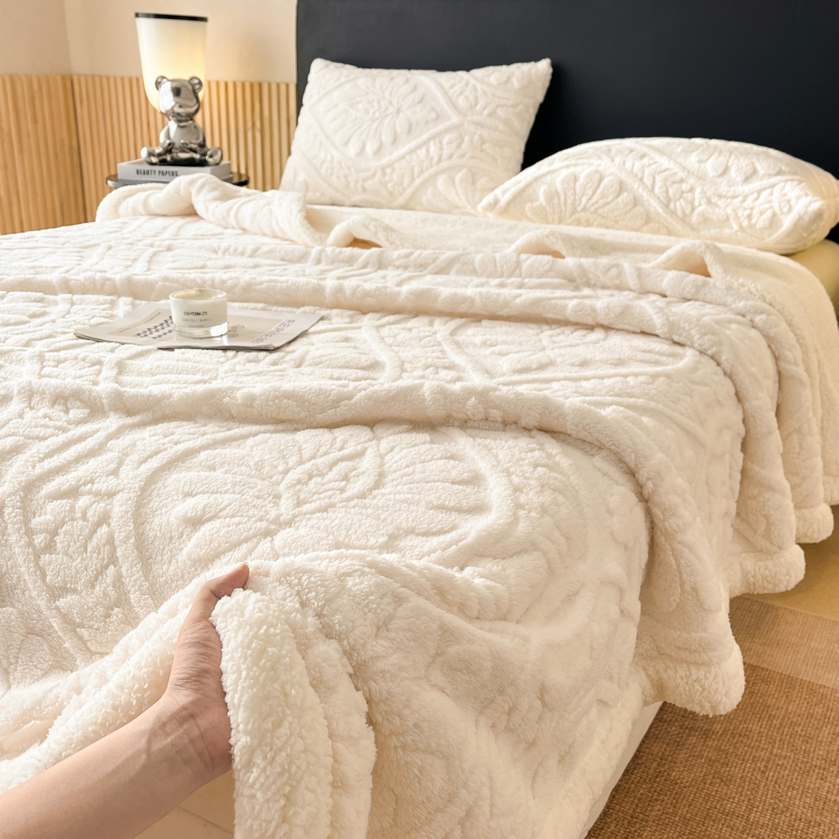 91家纺网 家纺一手货源 找家纺 莱家富 2026新款双层提花塔芙绒绒羊羔绒毛毯-繁花系列双层毯（可供跨境压缩） 繁花-象牙白