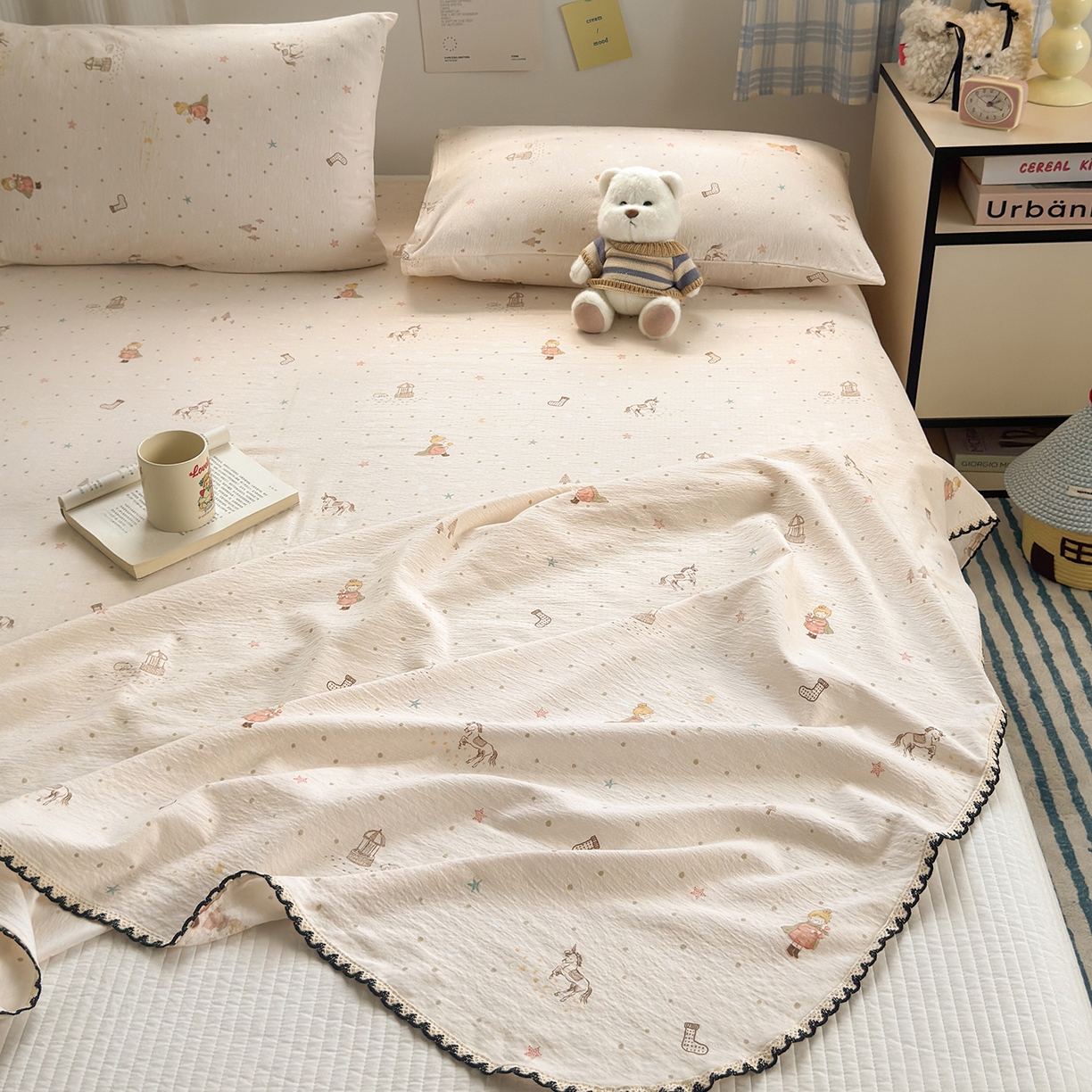 91家纺网 家纺一手货源 找家纺 沐芷 2025 秋冬加厚床单高克重双层纱黑色小花边被单床单三件套 小王子