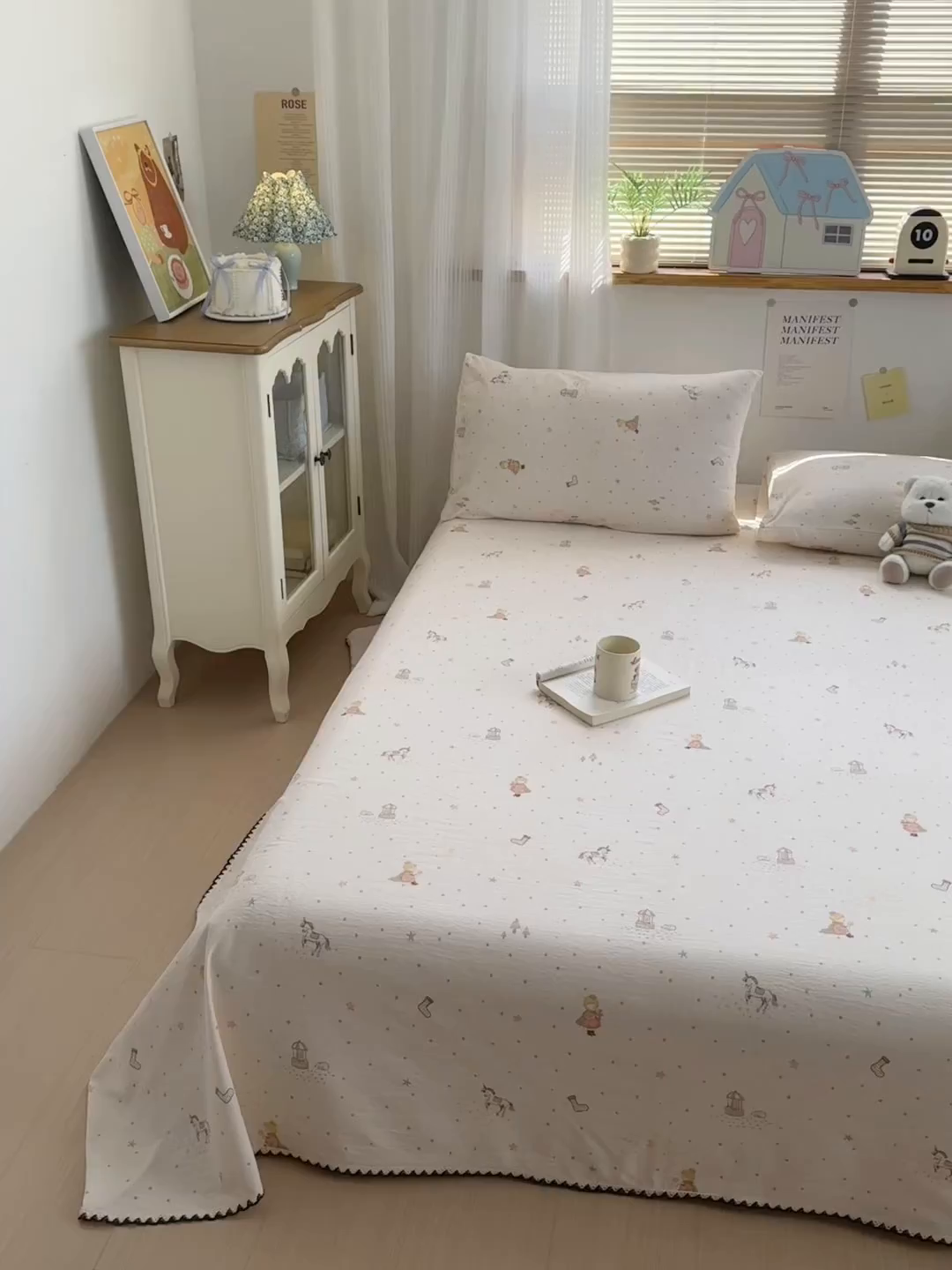 91家纺网 家纺一手货源 找家纺 沐芷 2025 秋冬加厚床单高克重双层纱黑色小花边被单床单三件套 小王子