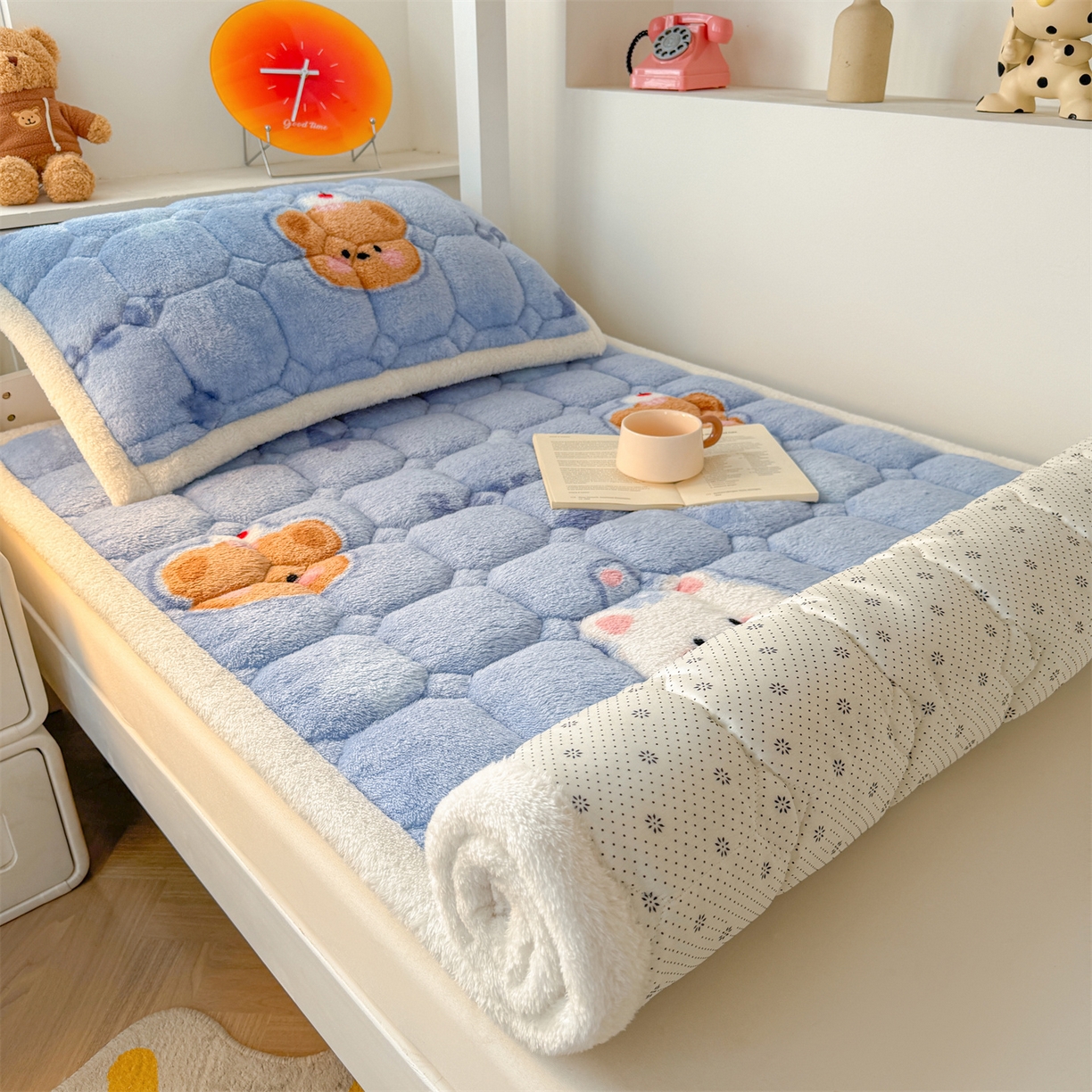 91家纺网 家纺一手货源 找家纺 雯豆家纺 2025新款泰迪绒学生宿舍床褥床垫床护垫 泰迪绒床褥-星空狗