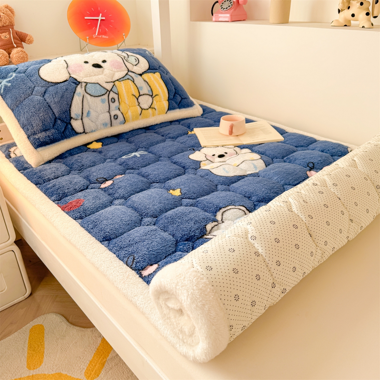 91家纺网 家纺一手货源 找家纺 雯豆家纺 2025新款泰迪绒学生宿舍床褥床垫床护垫 泰迪绒床褥-休闲假日