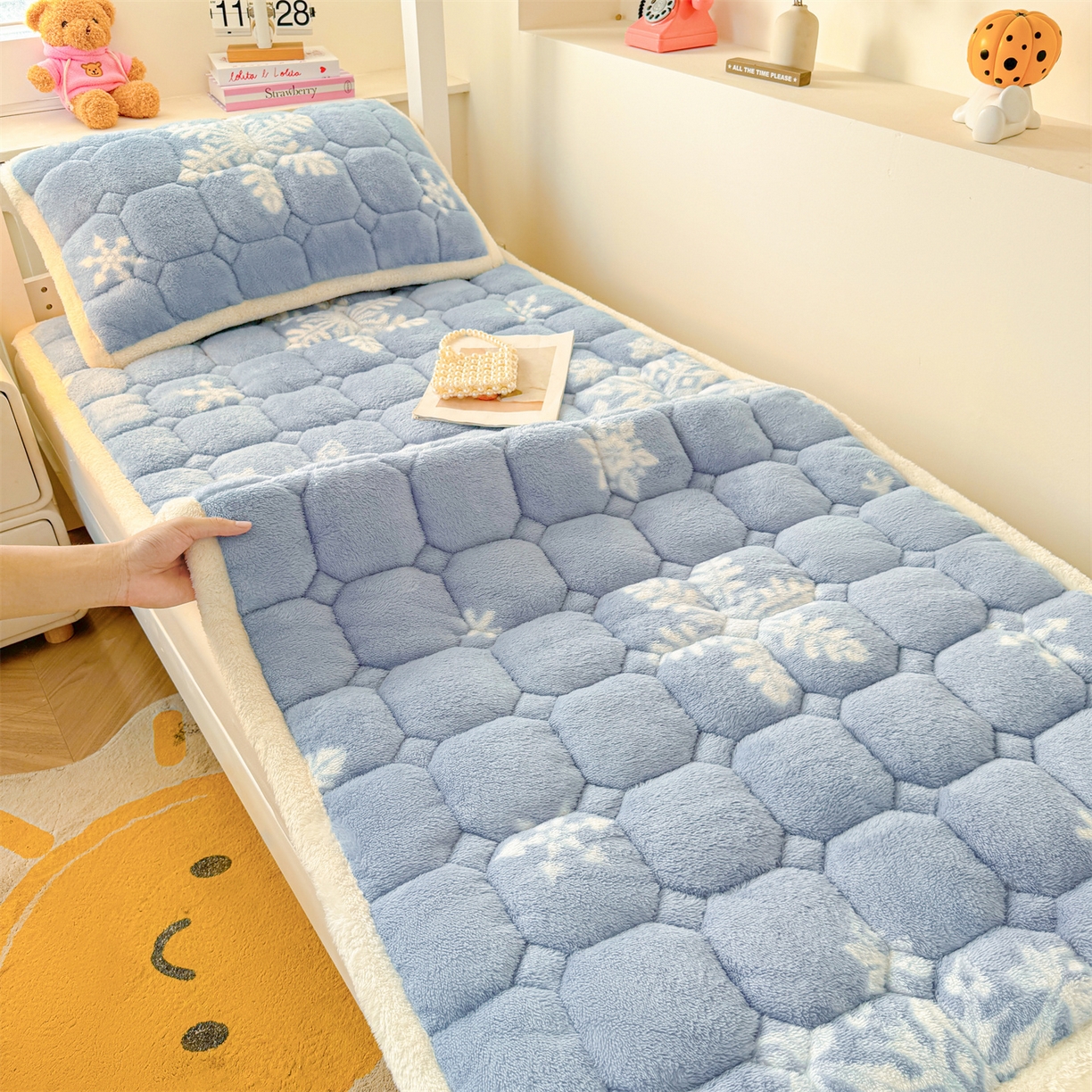 雯豆家纺 2025新款泰迪绒学生宿舍床褥床垫床护垫 泰迪绒床褥-雪花飘飘-兰