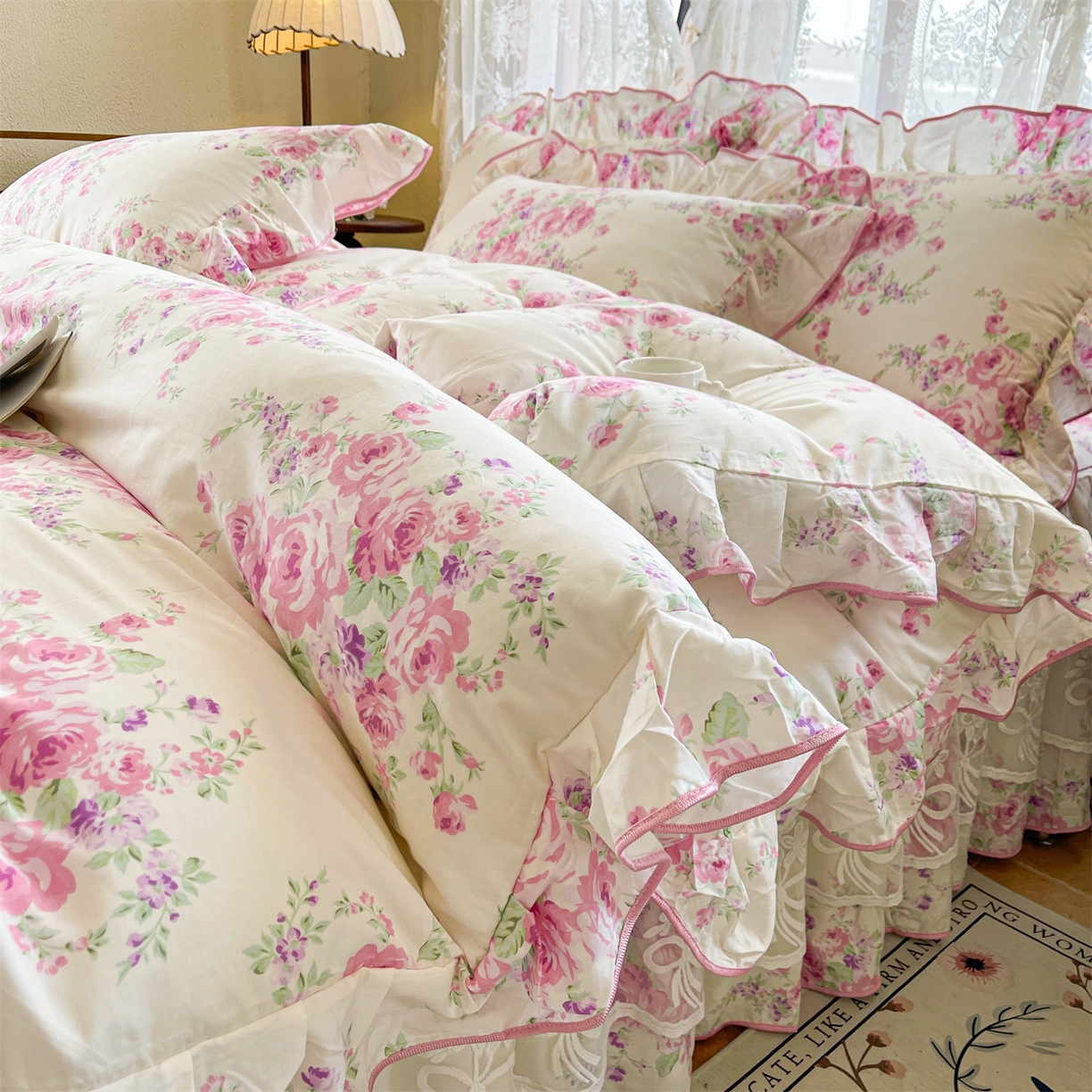 91家纺网 家纺一手货源 找家纺 宜凡家纺 2025新款全棉韩版床裙四件套 粉色物语