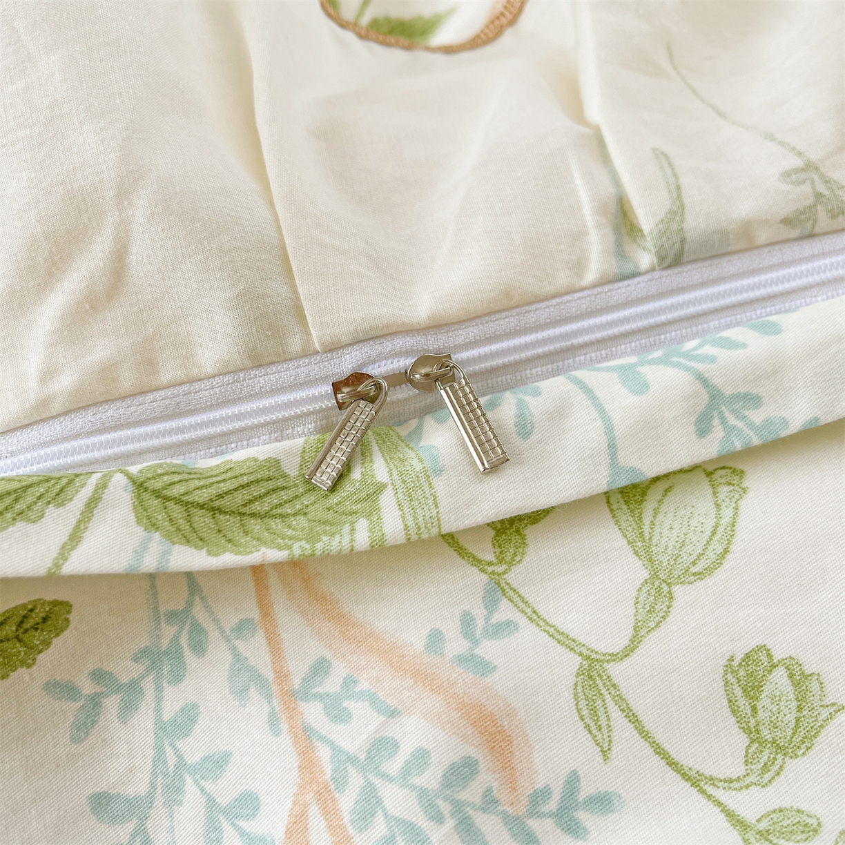 91家纺网 家纺一手货源 找家纺 宜凡家纺 2025新款全棉韩版床裙四件套 秋日恋歌