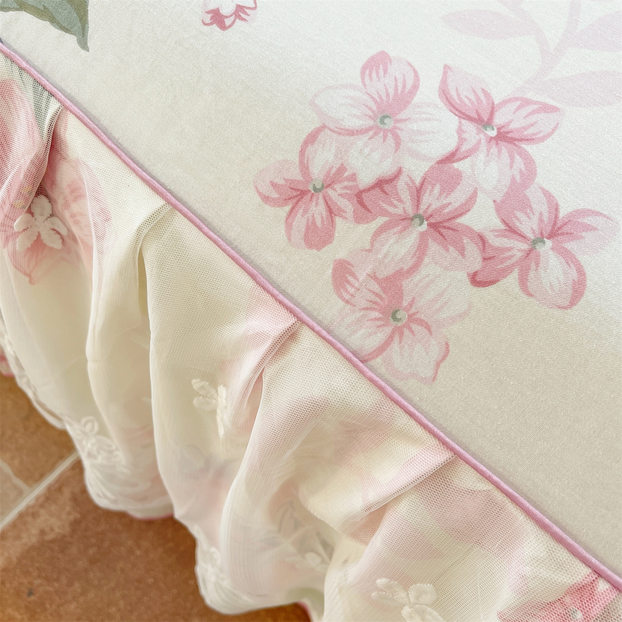 91家纺网 家纺一手货源 找家纺 宜凡家纺 2025新款全棉韩版床裙四件套 飞花似梦