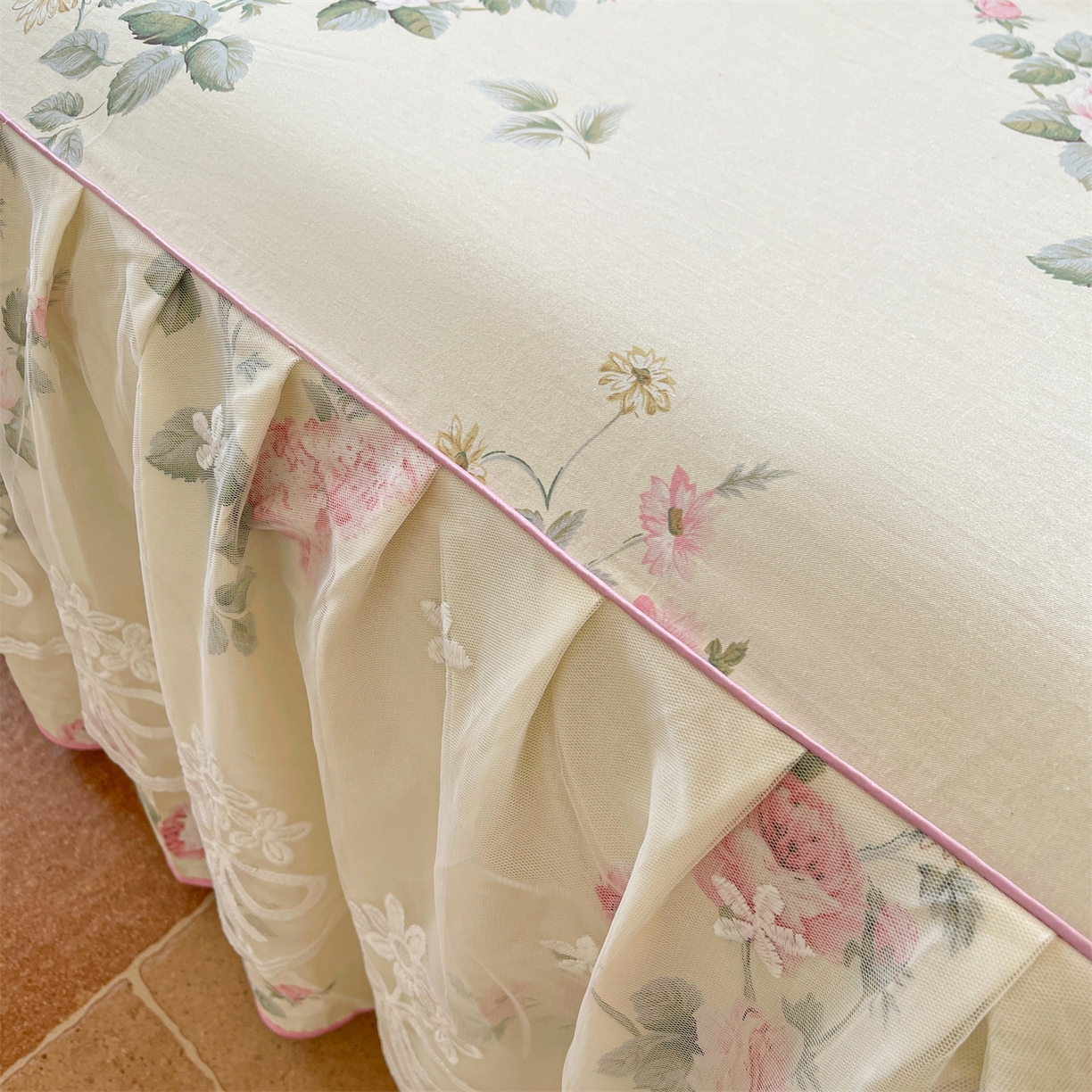 91家纺网 家纺一手货源 找家纺 宜凡家纺 2025新款全棉韩版床裙四件套 花意满园