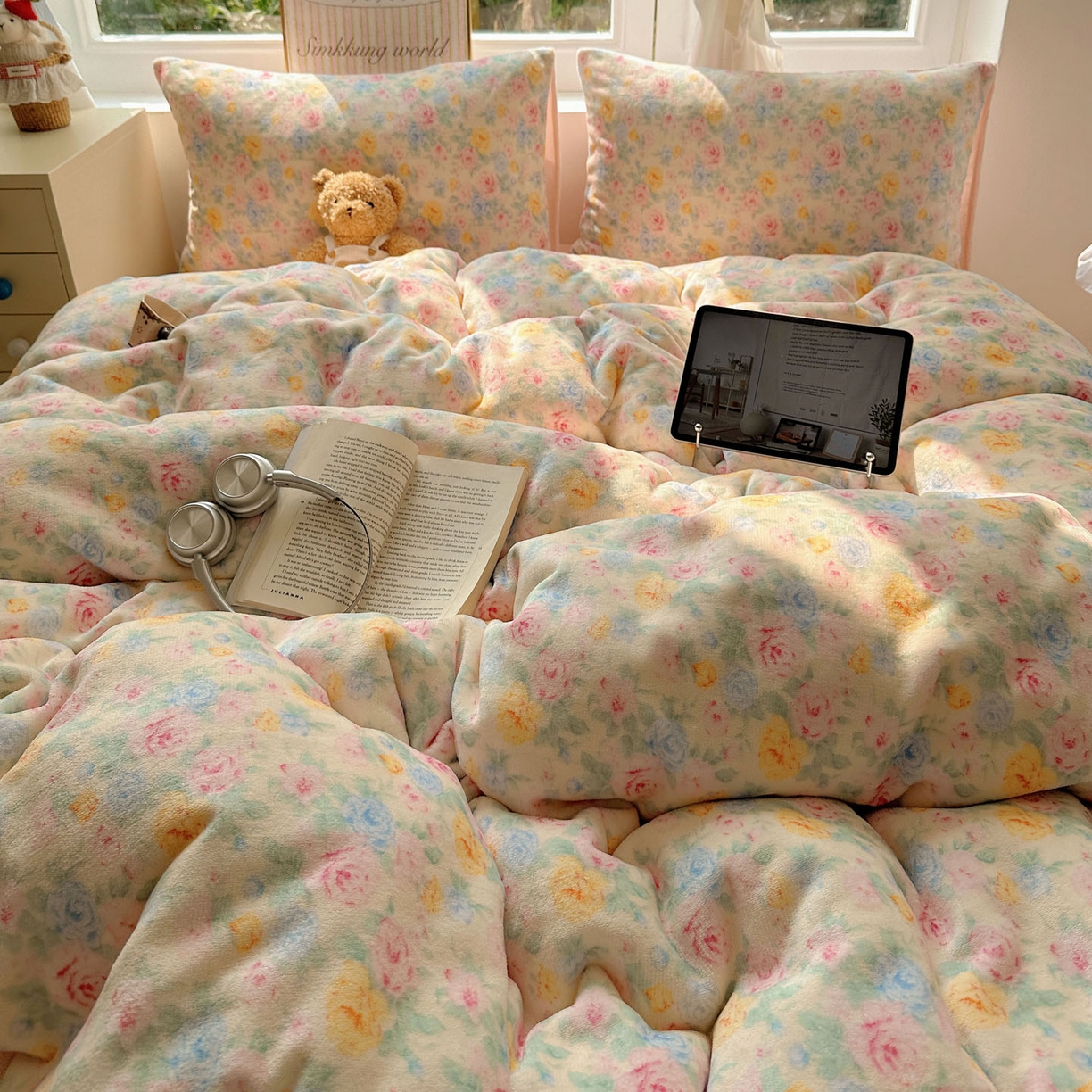 91家纺网 家纺一手货源 找家纺 优选良品 2025新款小清新加厚高克重牛奶绒四件套直播热款电商热款春意满园