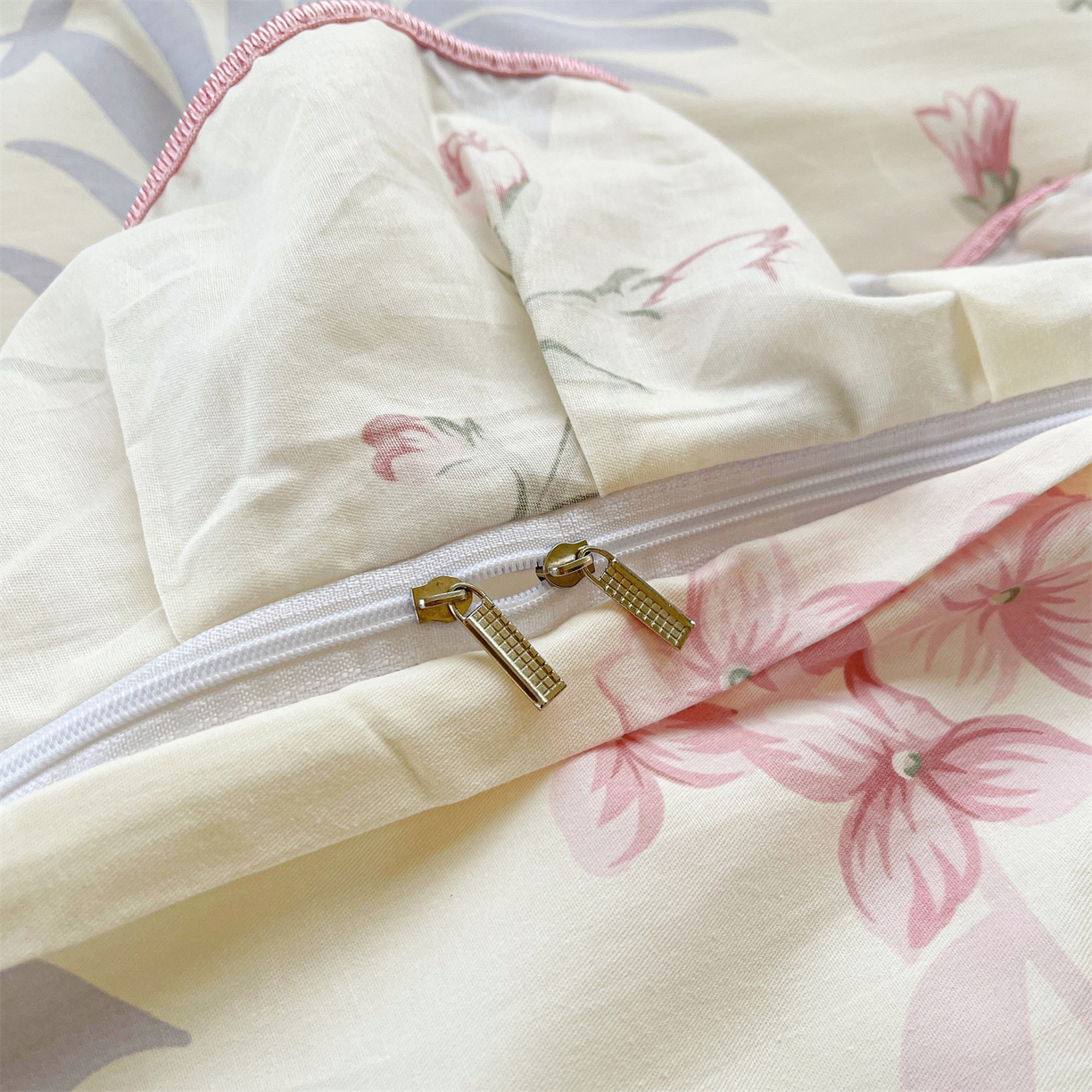 91家纺网 家纺一手货源 找家纺 宜凡家纺 2025新款全棉韩版床裙四件套 飞花似梦