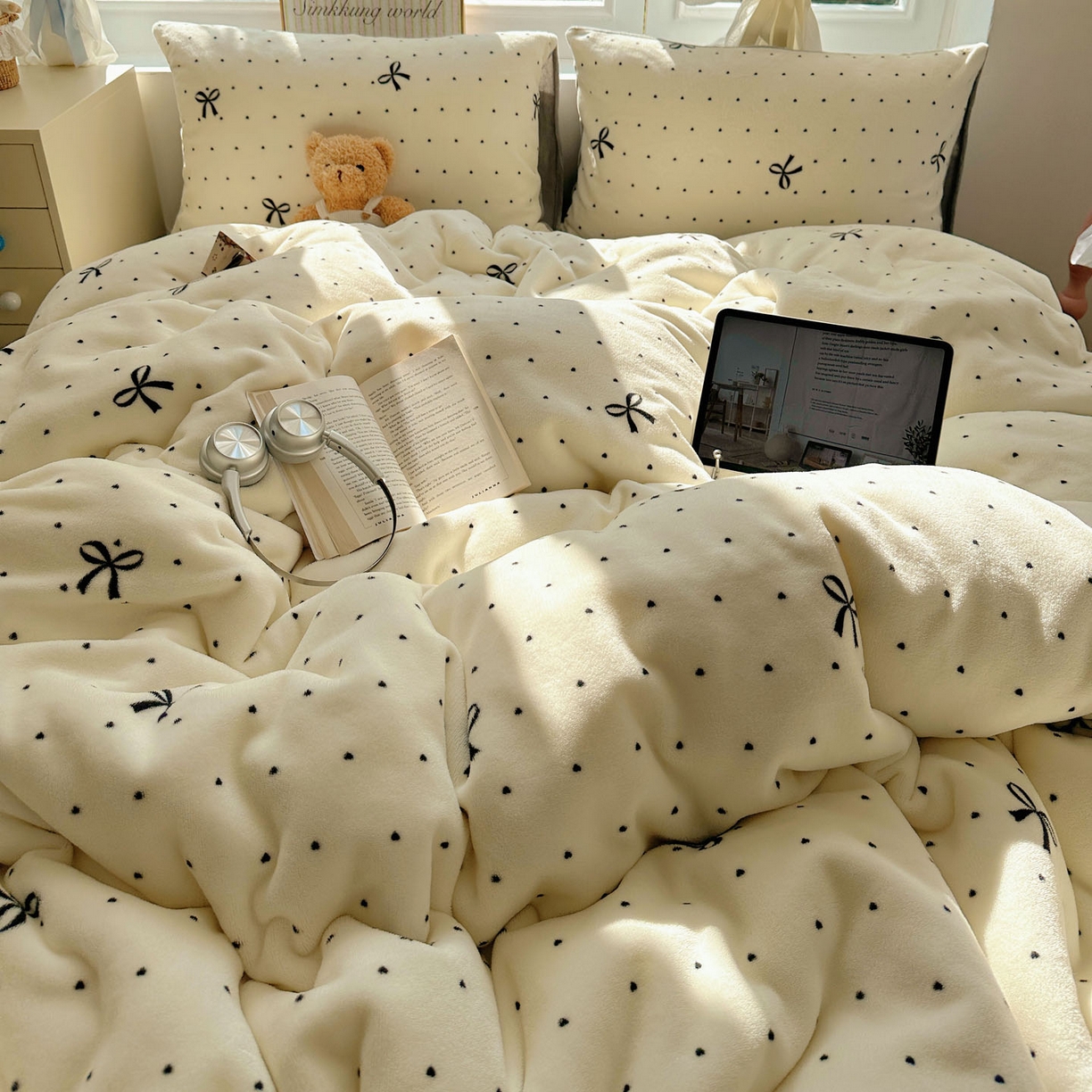 91家纺网 家纺一手货源 找家纺 优选良品 2025新款小清新加厚高克重牛奶绒四件套直播热款电商热款法式简爱