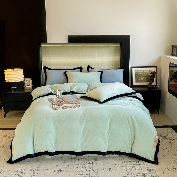 91家纺网 家纺一手货源 找家纺 库里梦家纺  2025新网红爆款简约纯色欧美风10公分包边牛奶绒四件套 包边款 薄荷绿