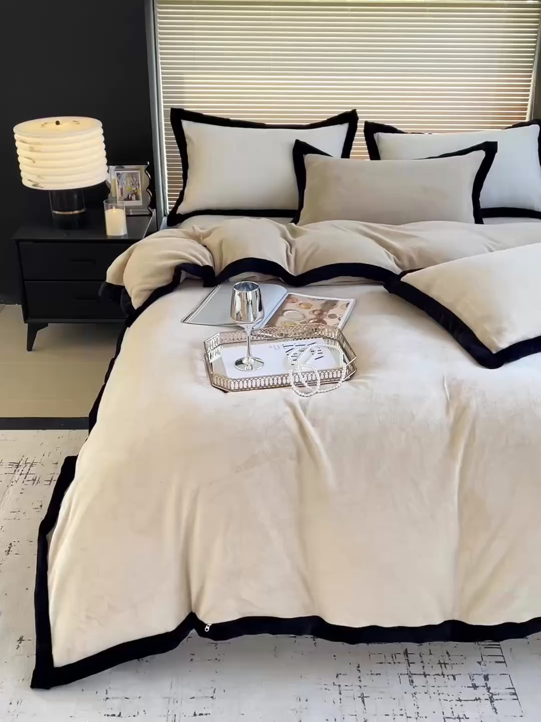 91家纺网 家纺一手货源 找家纺 （总）库里梦家纺  2025新网红爆款简约纯色欧美风10公分包边牛奶绒四件套 包边款