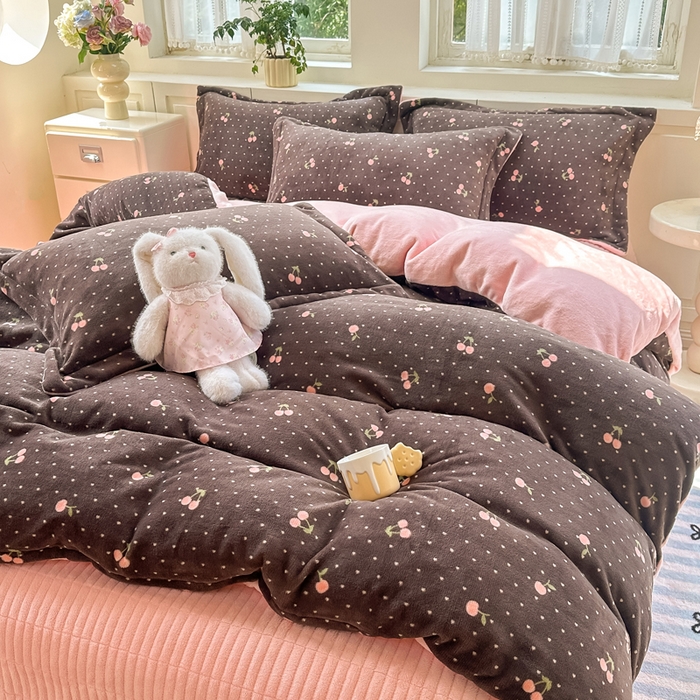 91家纺网 家纺一手货源 找家纺 （总）欧尚 2025新款高克重牛奶绒加厚保暖印花床盖四件套