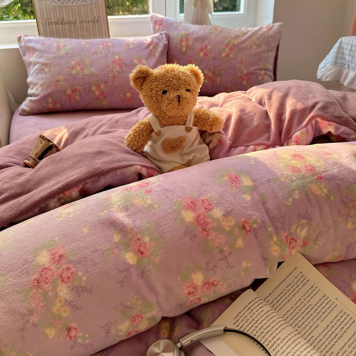 91家纺网 家纺一手货源 找家纺 优选良品 2025新款小清新加厚高克重牛奶绒四件套直播热款电商热款花团锦簇