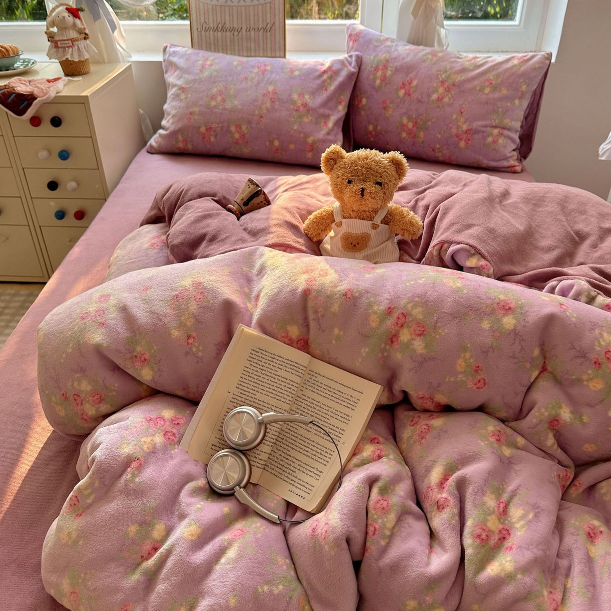 91家纺网 家纺一手货源 找家纺 优选良品 2025新款小清新加厚高克重牛奶绒四件套直播热款电商热款花团锦簇