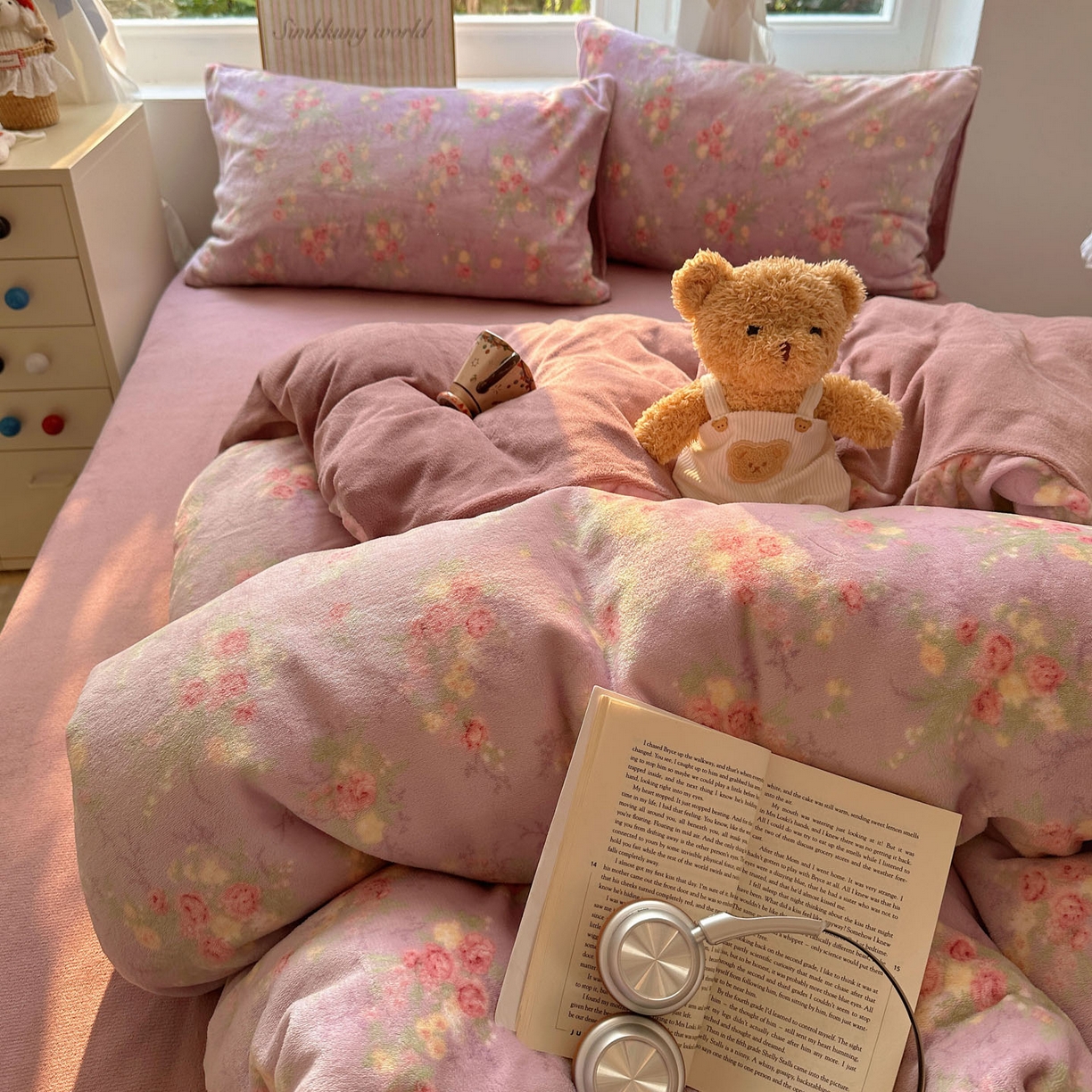 91家纺网 家纺一手货源 找家纺 优选良品 2025新款小清新加厚高克重牛奶绒四件套直播热款电商热款花团锦簇