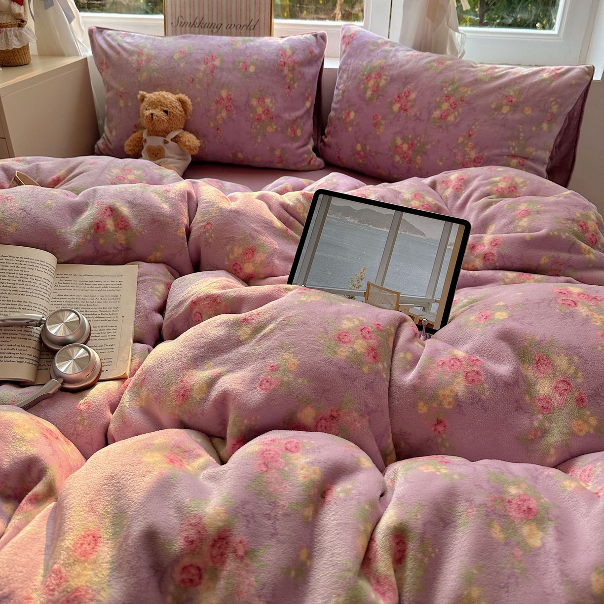 91家纺网 家纺一手货源 找家纺 优选良品 2025新款小清新加厚高克重牛奶绒四件套直播热款电商热款花团锦簇