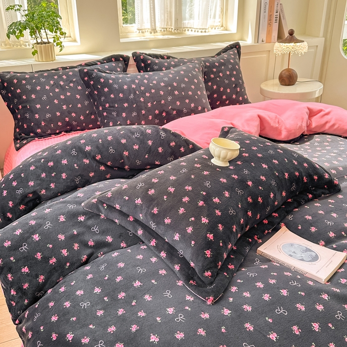 91家纺网 家纺一手货源 找家纺 欧尚 2025新款高克重牛奶绒加厚保暖印花床盖四件套 暗香