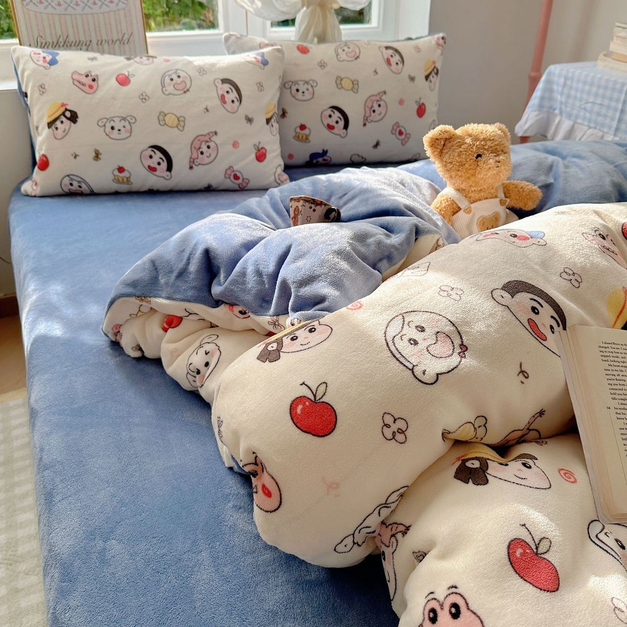 91家纺网 家纺一手货源 找家纺 优选良品 2025新款小清新加厚高克重牛奶绒四件套直播热款电商热款欢乐男孩