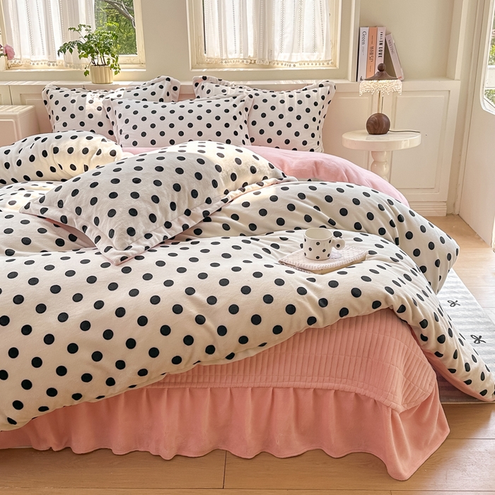 91家纺网 家纺一手货源 找家纺 欧尚 2025新款高克重牛奶绒加厚保暖印花床盖四件套 白波点