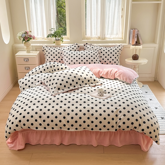 91家纺网 家纺一手货源 找家纺 欧尚 2025新款高克重牛奶绒加厚保暖印花床盖四件套 白波点