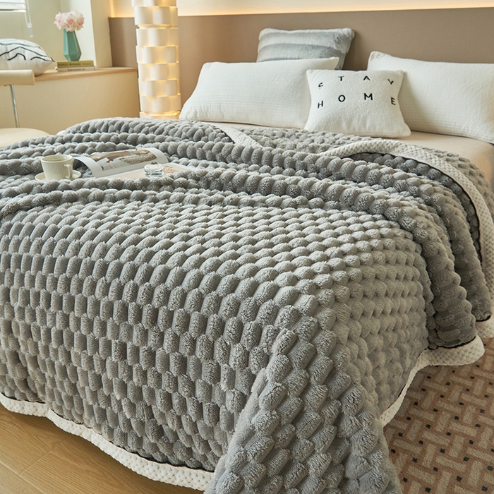 91家纺网 家纺一手货源 找家纺 莱家富 2026新款跨境外贸金龟绒多功能毛毯高克重法莱绒牛奶绒保暖毛毯（支持抽空压缩，卷包） 绅士灰