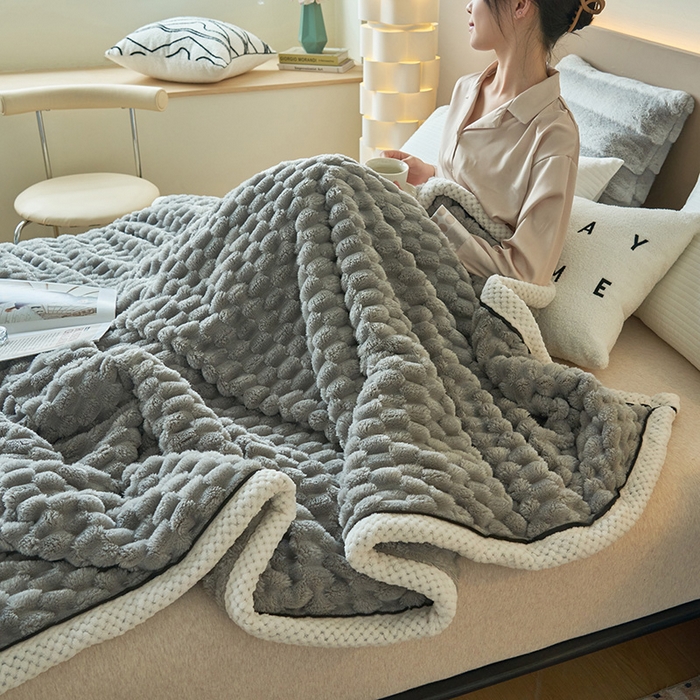 91家纺网 家纺一手货源 找家纺 莱家富 2026新款跨境外贸金龟绒多功能毛毯高克重法莱绒牛奶绒保暖毛毯（支持抽空压缩，卷包） 绅士灰