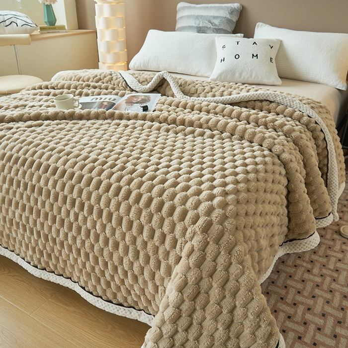 91家纺网 家纺一手货源 找家纺 莱家富 2026新款跨境外贸金龟绒多功能毛毯高克重法莱绒牛奶绒保暖毛毯（支持抽空压缩，卷包） 奶咖