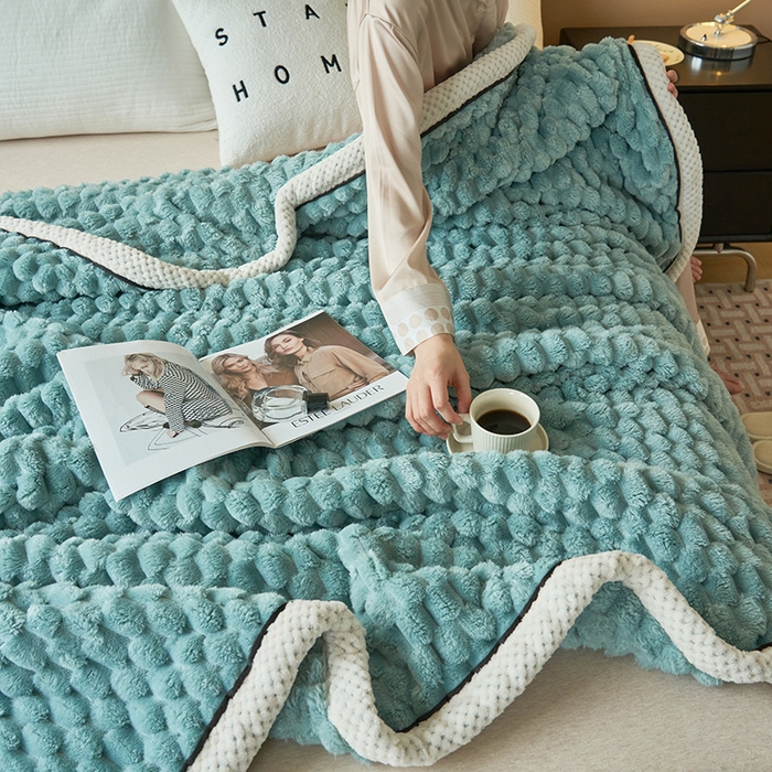 91家纺网 家纺一手货源 找家纺 莱家富 2026新款跨境外贸金龟绒多功能毛毯高克重法莱绒牛奶绒保暖毛毯（支持抽空压缩，卷包） 湖水绿